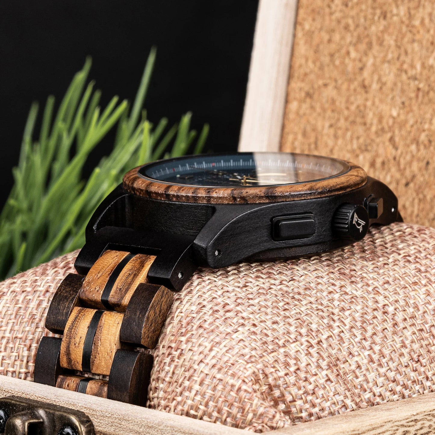 BOBO BIRD Wooden Men's Watch Handcrafted Vintage Stylish Natural Wood Quartz Wristwatch With Unique Design Eco-Friendly 2024 New