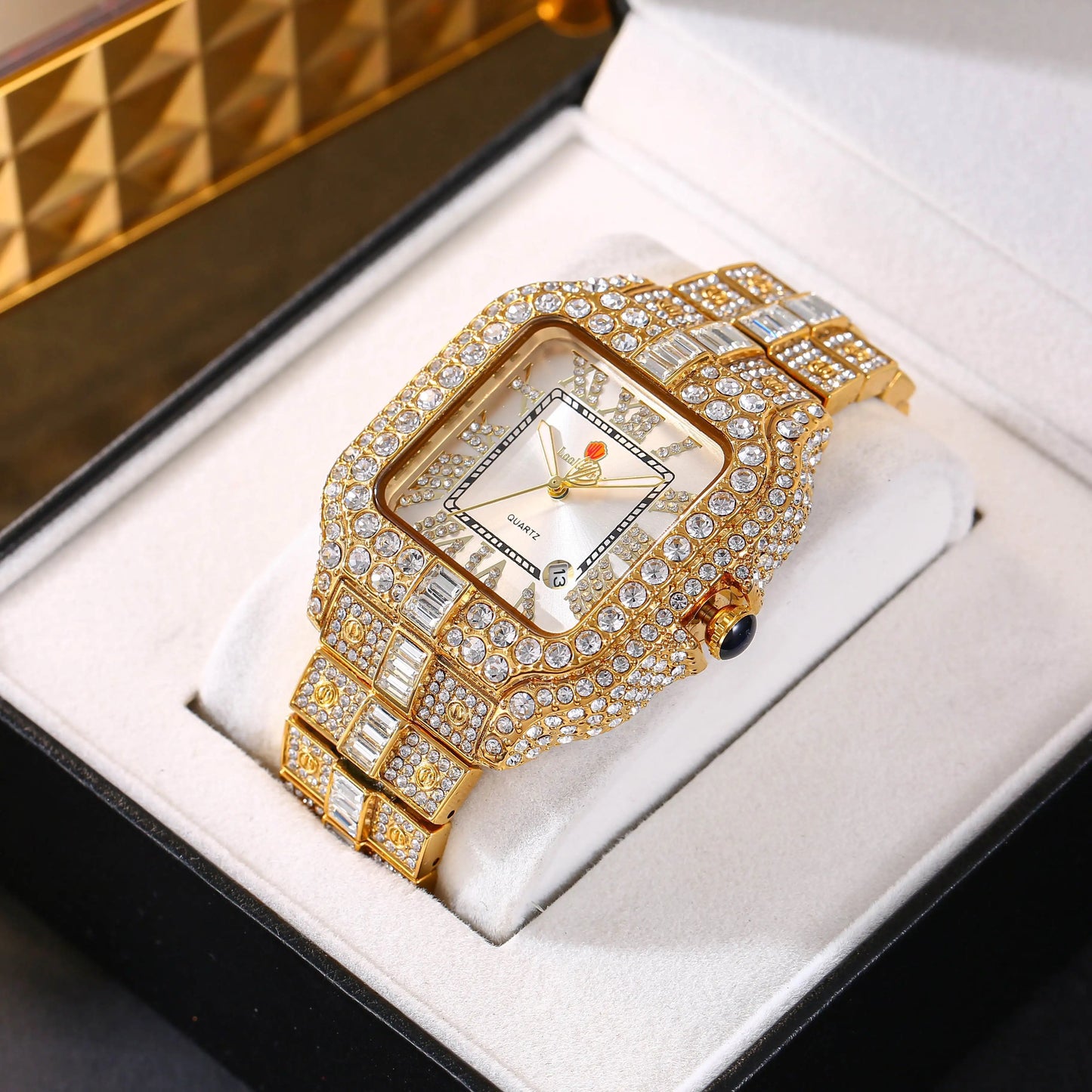New Luxury Quartz Waterproof Quartz Watch for Men and Women with Water Diamonds embellished on Men's and Women's Clocks