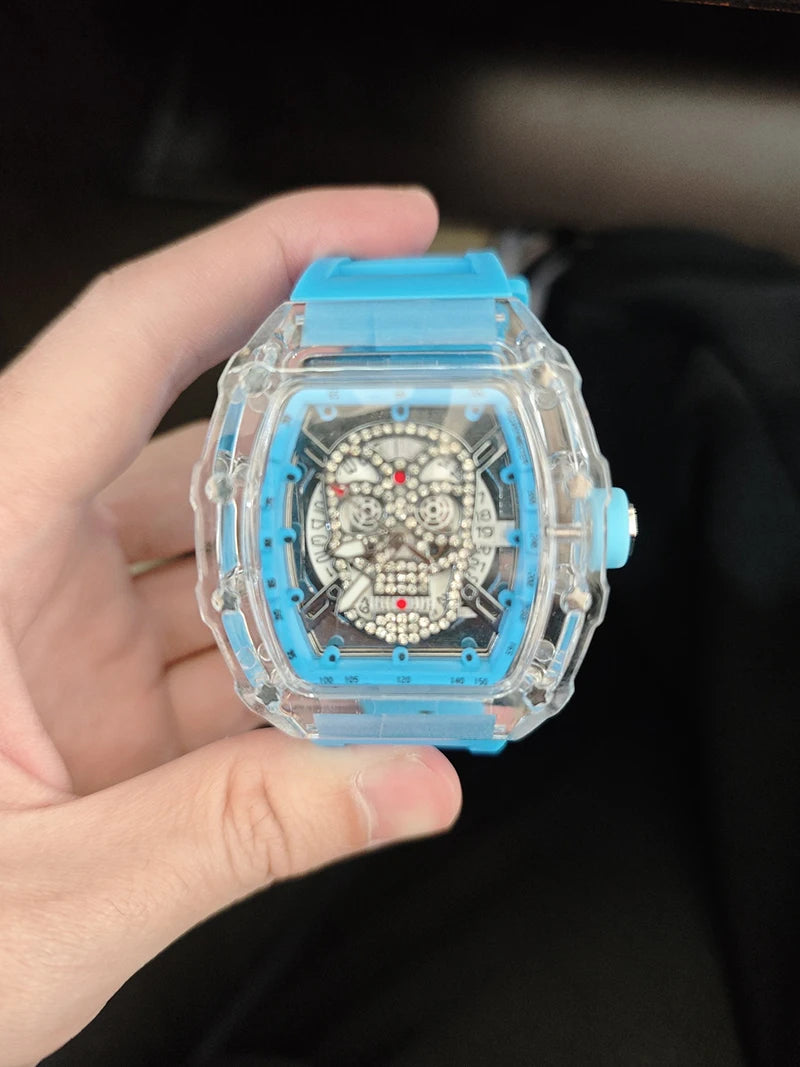 UTHAI New Men's Watch Fashion Trend Non Mechanical Watch Waterproof Luminous Skull Wine Bucket Quartz Watch Men's Gift V0020